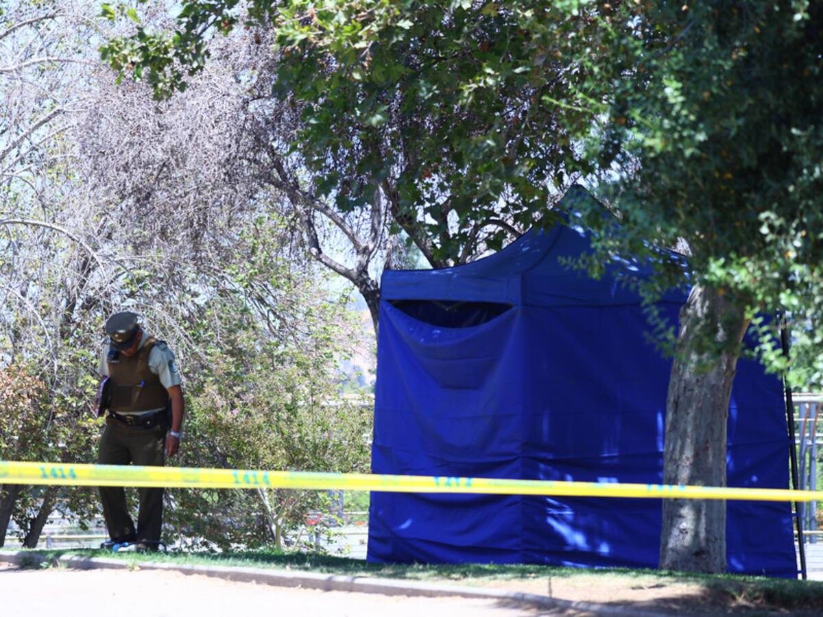 Terrible hallazgo en Cerrillos: encuentran cuerpo flotando en Zanjón de Aguada
