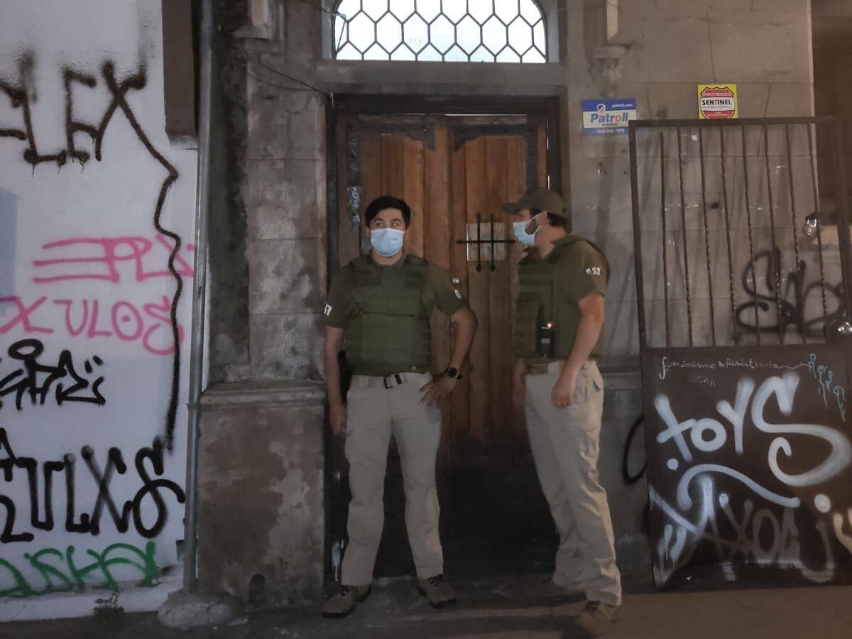 Carabineros aseguró que allanamiento a partido Comunes fue «coordinado con el Ministerio Público»