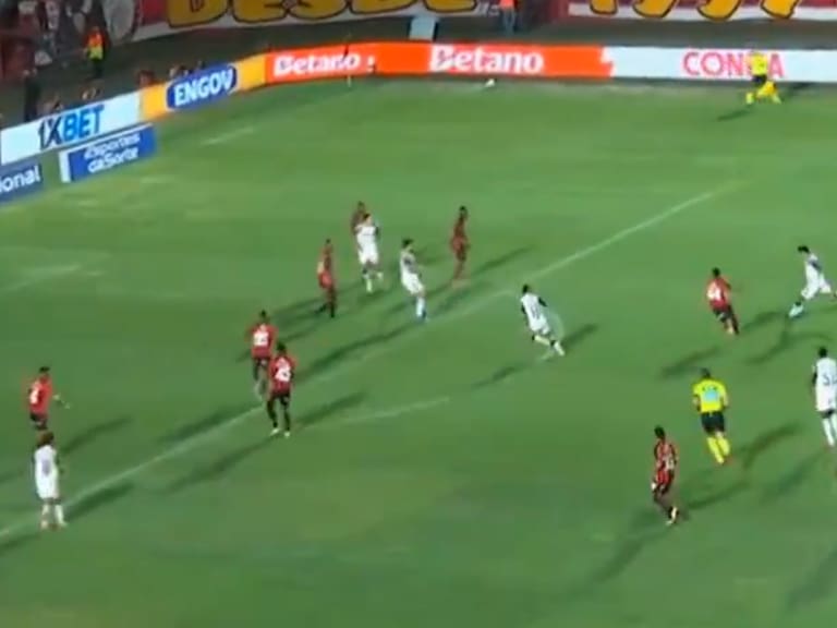 Al ángulo: Erick Pulgar se luce con este golazo contra el Vitoria en el Brasileirao