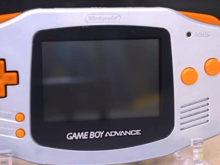 Encuentran un prototipo de la Game Boy Advance del Nintendo Space World 2000