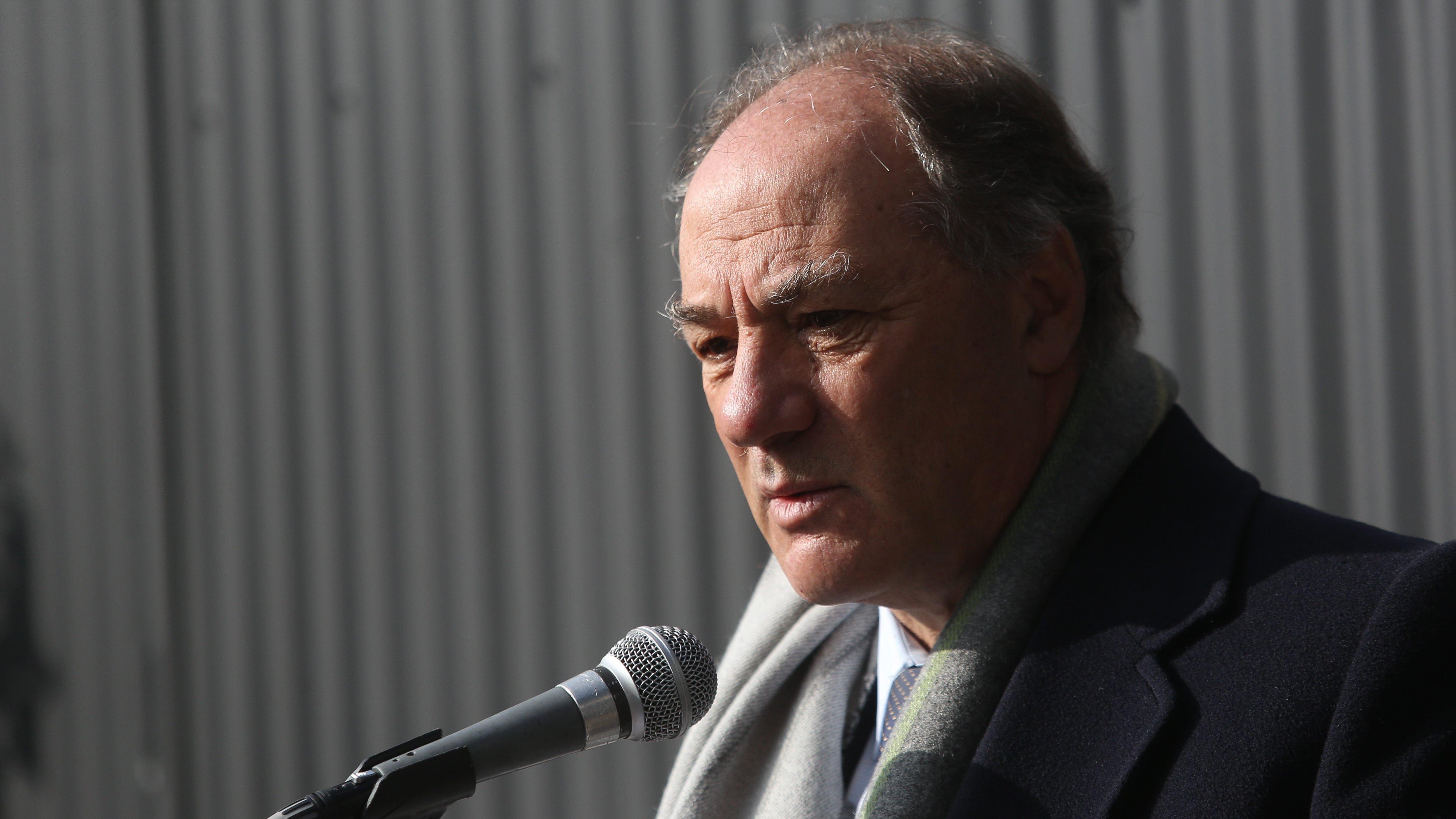15 de JUNIO de 2022/ RECOLETALa Fundación Gente de la Calle, la CPC, Municipalidad de Recoleta y Escuela Arquitectura UC realizan la ceremonia de inauguración del Mausoleo Memorial Dignidad para personas en situación de calle. Participan el presidente de la CPC, Juan Sutil; el defensor nacional penal público, Carlos Mora; el alcalde de Independencia, Gonzalo Durán; el seremi de Justicia RM, Jaime Fuentes; el director del Cementerio General, Raschid Saud; el director de la Escuela Arquitectura UC, Luis Emilio Bresciani.
FOTO: DIEGO MARTIN / AGENCIAUNO