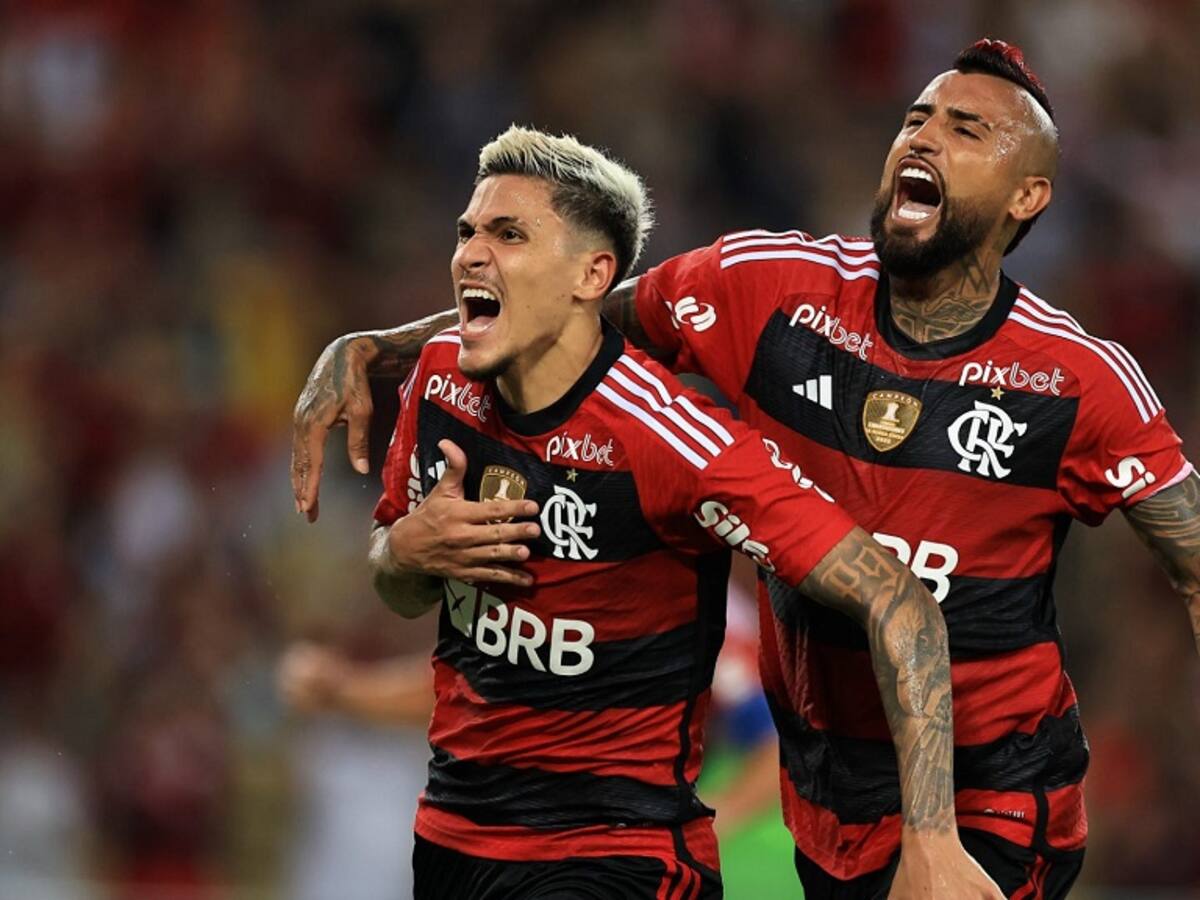 Con Vidal en cancha, Flamengo remontó con tremenda goleada sobre el Maringa y se metió de lleno en los cuartos de la Copa de Brasil