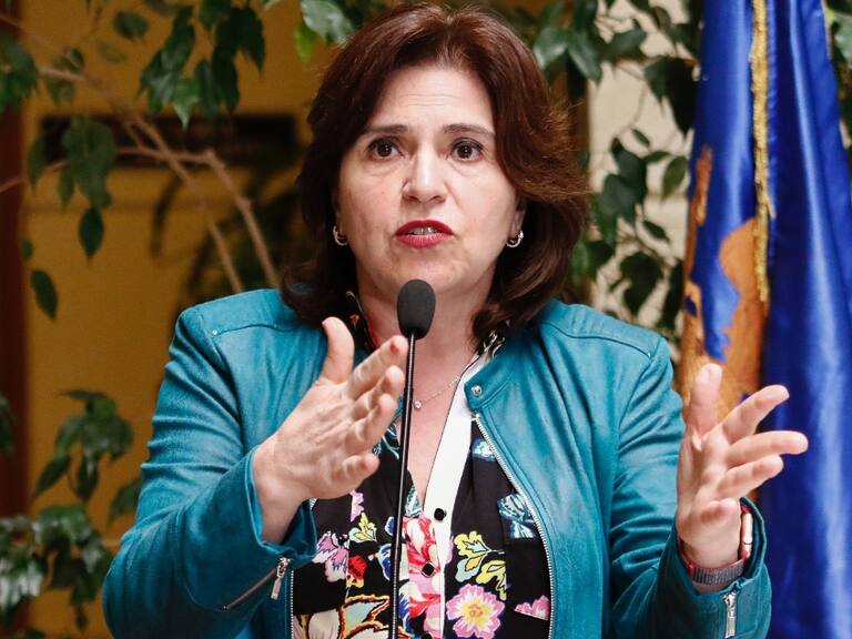 Ministra Uriarte afirma que «el Gobierno no es prescindente» del proceso constitucional