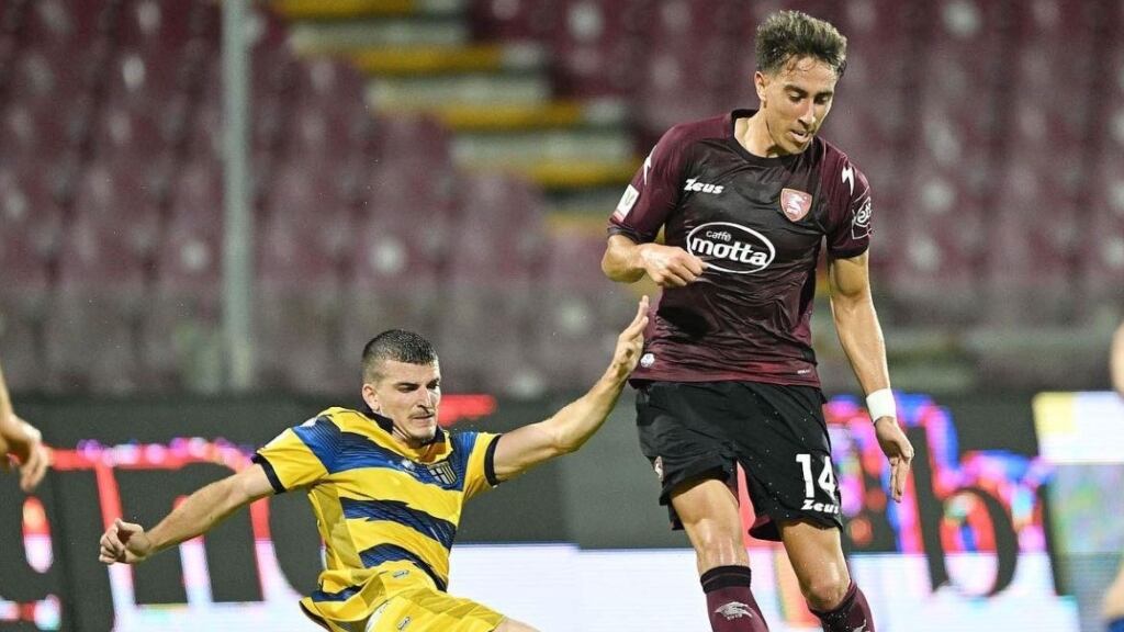 Diego Valencia debuta oficialmente por Salernitana pero su equipo queda fuera de Copa Italia