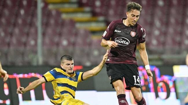 Diego Valencia debuta oficialmente por Salernitana pero su equipo queda fuera de Copa Italia