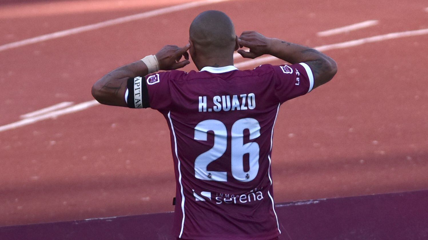 04 DE DICIEMBRE DE 2020/LA SERENAHumberto Suazo convierte y celebra gol, durante el partido valido por el campeonato nacional AFP PlanVital 2020, entre Deportes La Serena y Deportes Iquique, disputado en el Estadio La Portada.
FOTO: ALEJANDRO PIZARRO UBILLA/AGENCIAUNO