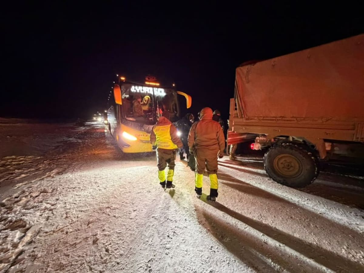 Nevadas dejan a 60 personas aisladas en San Pedro de Atacama: fueron trasladadas a complejo fronterizo