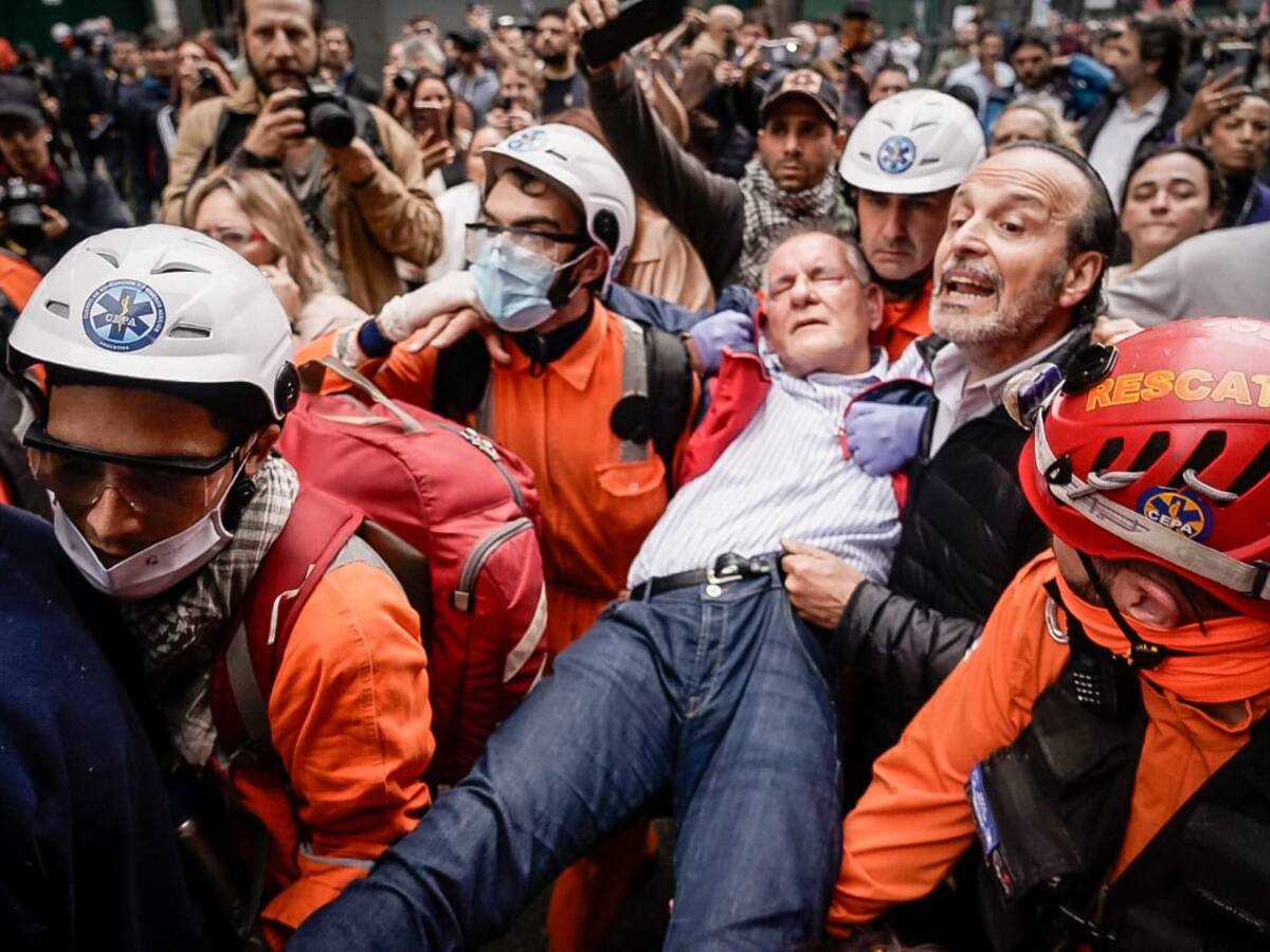 Diputados son hospitalizados tras recibir gas lacrimógeno en protesta contra reforma de Javier Milei