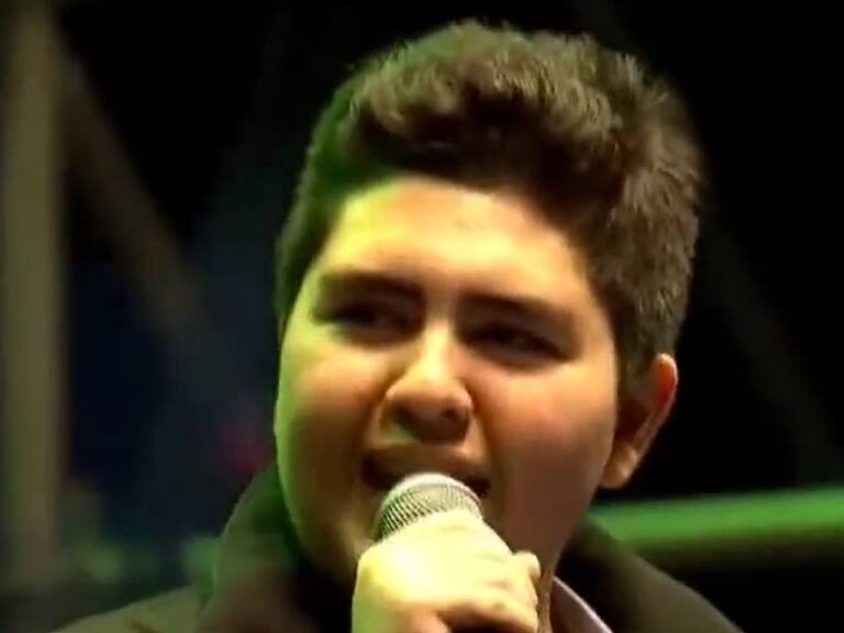 Ex Niño Poeta en cierre del Apruebo: «Que no nos digan que amemos la bandera quienes la bombardearon un 11 de septiembre»