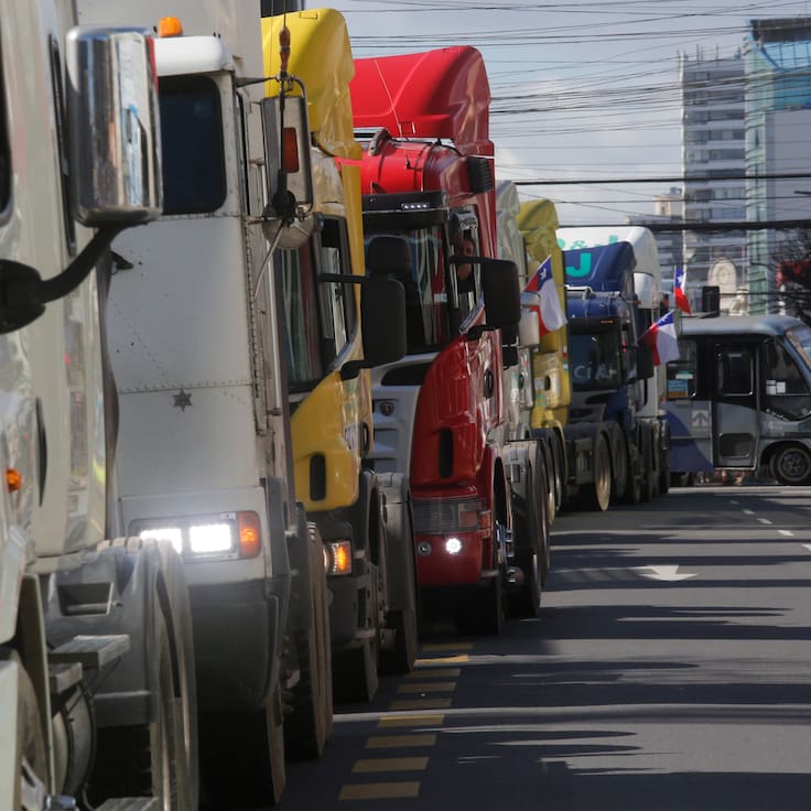“Habrá consecuencias”: gremios del transporte de carga advierten medidas por impacto del diésel en la logística
