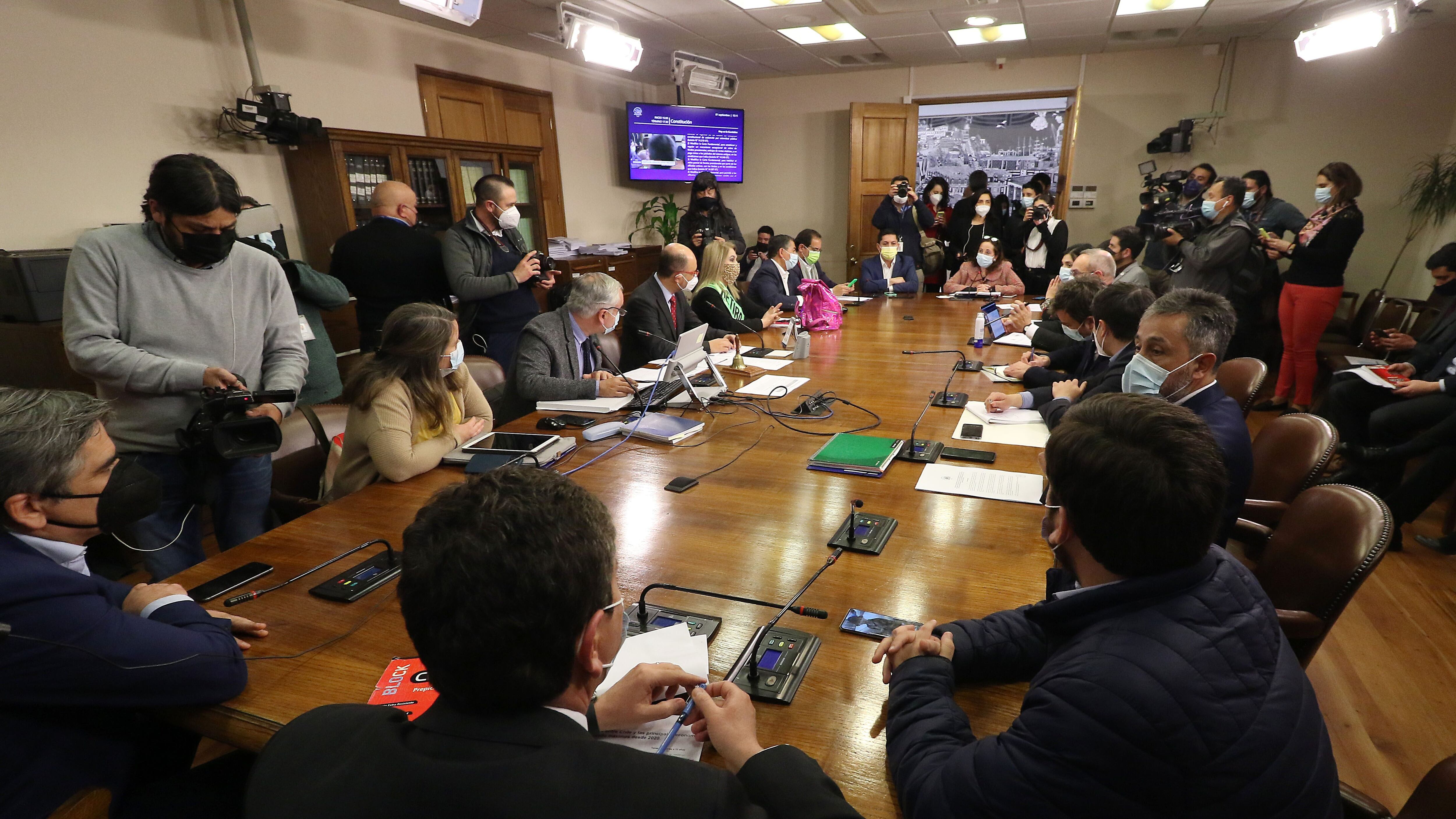 Cuarto Retiro: Comsión aprobó proyectos en general