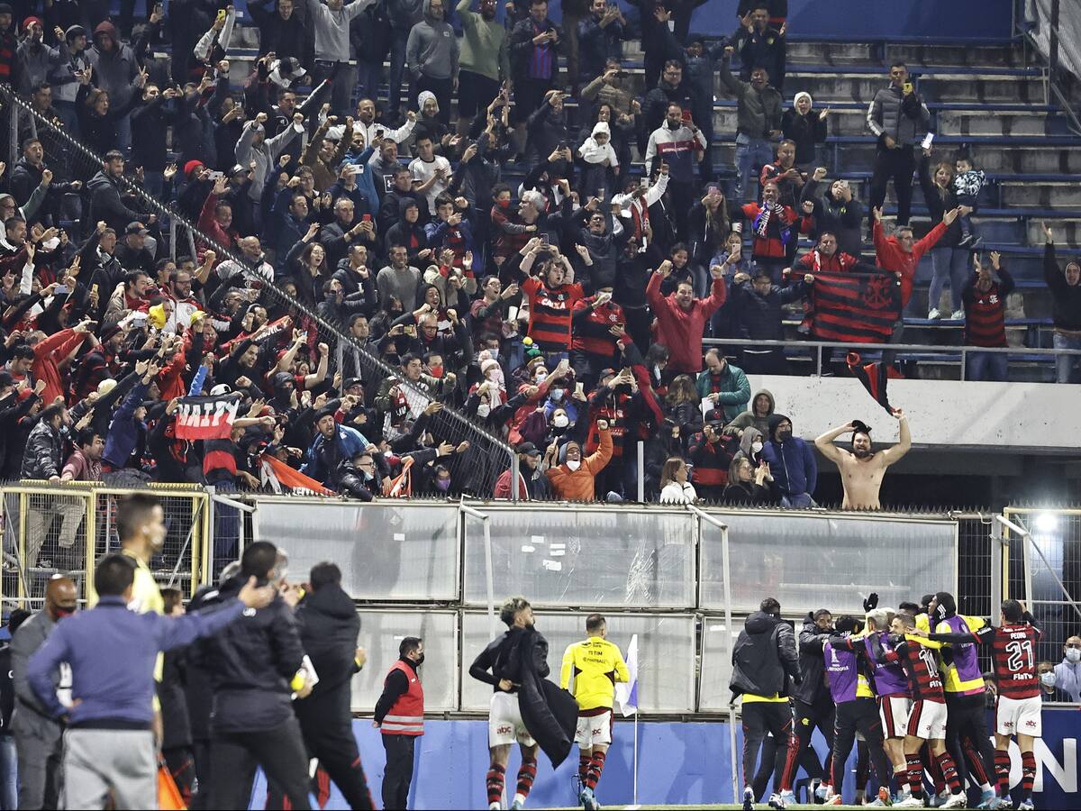 Conmebol ordenó el cierre de la Tribuna Prieto de San Carlos de Apoquindo como sanción tras partido ante Flamengo