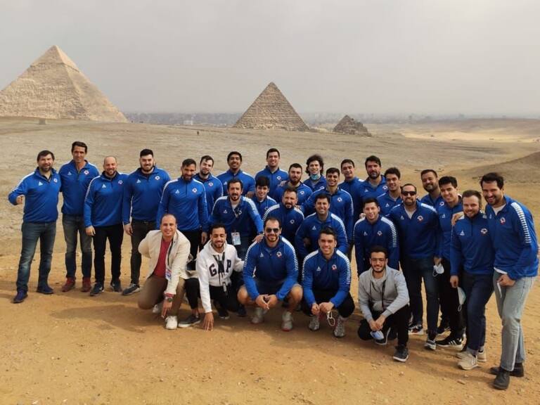 La Roja de balonmano visitó las Pirámides de Egipto en la antesala de su último partido por la Copa Presidentes
