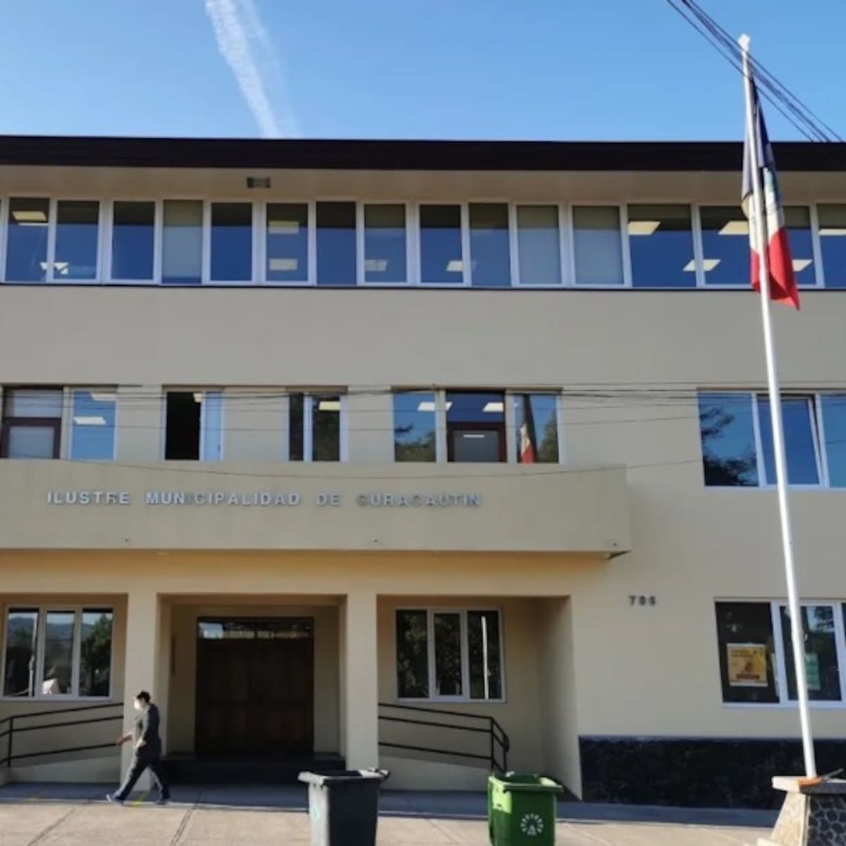 Contraloría detecta millonarios acuerdos de la municipalidad de Curacautín con parientes de funcionarios