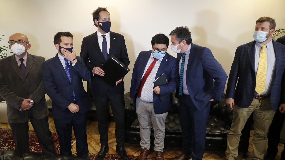 15 DE JUNIO DE 2022/VALPARAISODiputados del Partido Republicano ingresan la Acusación Constitucional en contra de la Ministra del Interior, por sus actuaciones en materia de seguridad.
FOTO: LEONARDO RUBILAR CHANDIA/AGENCIAUNO