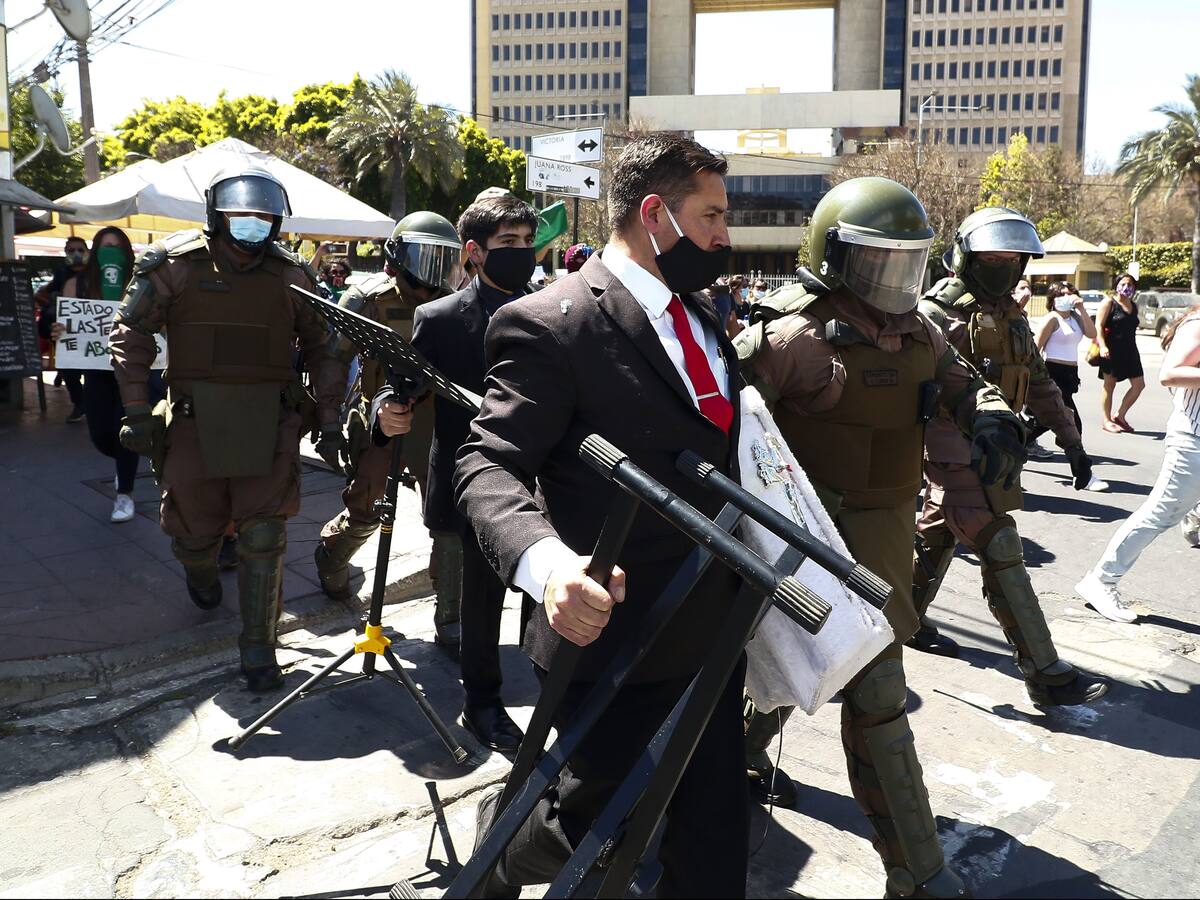 «Pastor» Soto fue retirado de las afueras del Congreso en medio de manifestaciones por despenalización del aborto