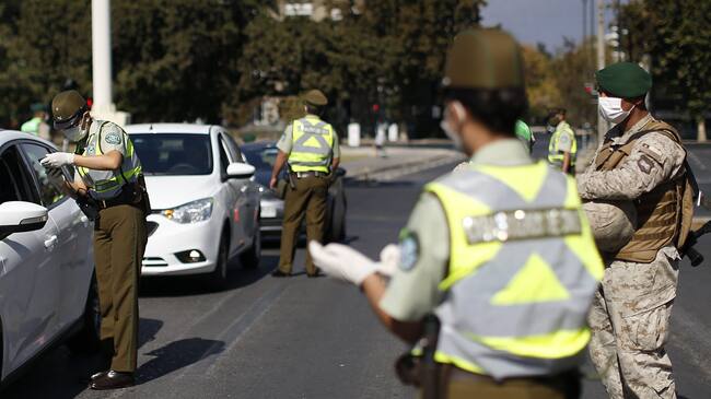 Carabineros y militares por el coronavirus