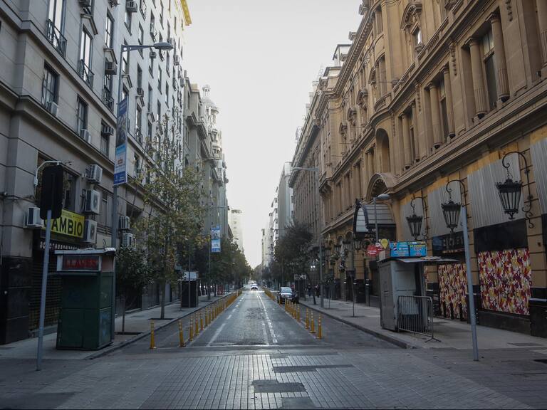 22 de mayo del 2021/SANTIAGOCalles casi vacías en los principales paseo peatonales del centro de Santiago, en el marco del fin de semana largo.
FOTO: SEBASTIAN BELTRAN GAETE/AGENCIAUNO