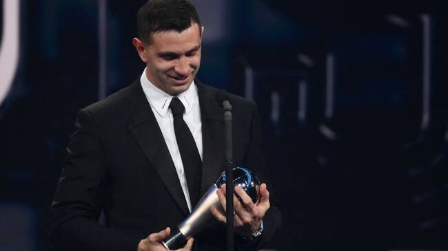 Emiliano Martínez se lleva el premio The Best a mejor arquero de la temporada