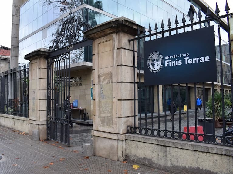 Federación de estudiantes rechaza presuntas prácticas de experimentación humana en Universidad Finis Terrae
