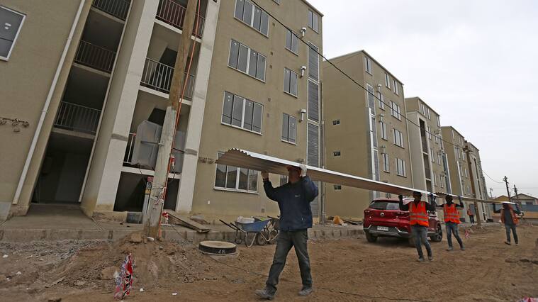 05 de de Septiembre 2019/SANTIAGOAutoridades visitaron las obras del condominio ÒEl CaneloÓ para comentar el Imacec correspondiente al mes de julio y los efectos positivos que ha tenido la Agenda de Aceleracin Econmica impulsada por el Gobierno. Condominio ÒEl CaneloÓ
FOTO:CRISTOBAL ESCOBAR/AGENCIAUNO