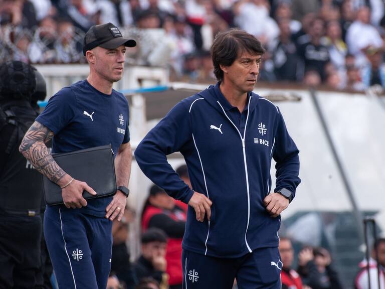 16 DE AGOSTO DEL 2025 / SANTIAGO
El Director Tecnico de Universidad Catolica, Daniel Garnero, durante el enfrentamiento entre Colo Colo y Universidad Catolica por el clasico 188 disputado en el Estadio Monumental David Arellano, por la Fecha 20 de la Liga de Primera 2025.
FOTO: VICTOR HUENANTE / AGENCIAUNO