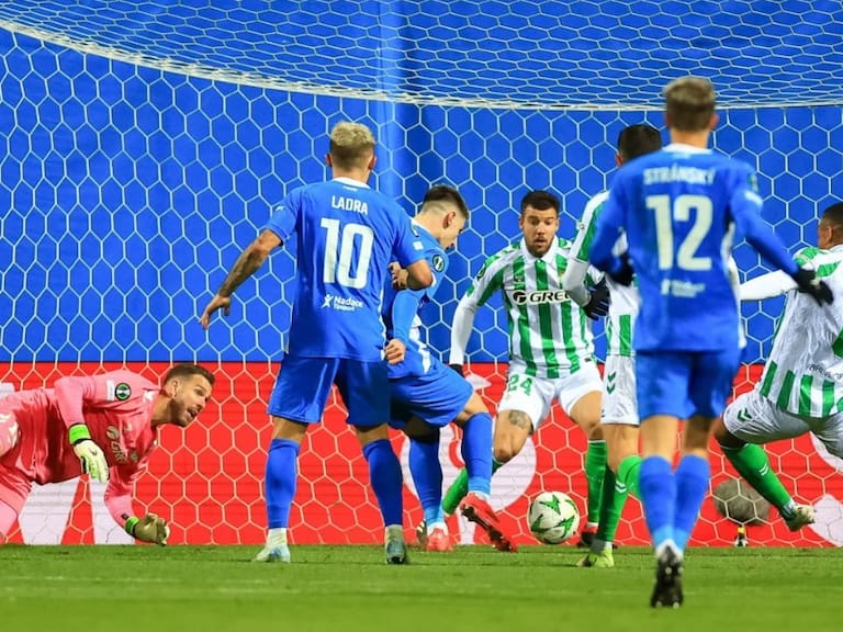 El Betis de Pellegrini sigue pasando vergüenza en Europa: este jueves cayó ante el desconocido Mlada Boleslav de República Checa