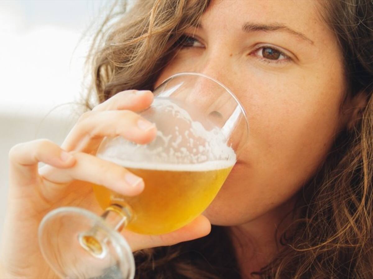 Estudio asegura que beber cerveza al desayuno puede mejorar tu salud