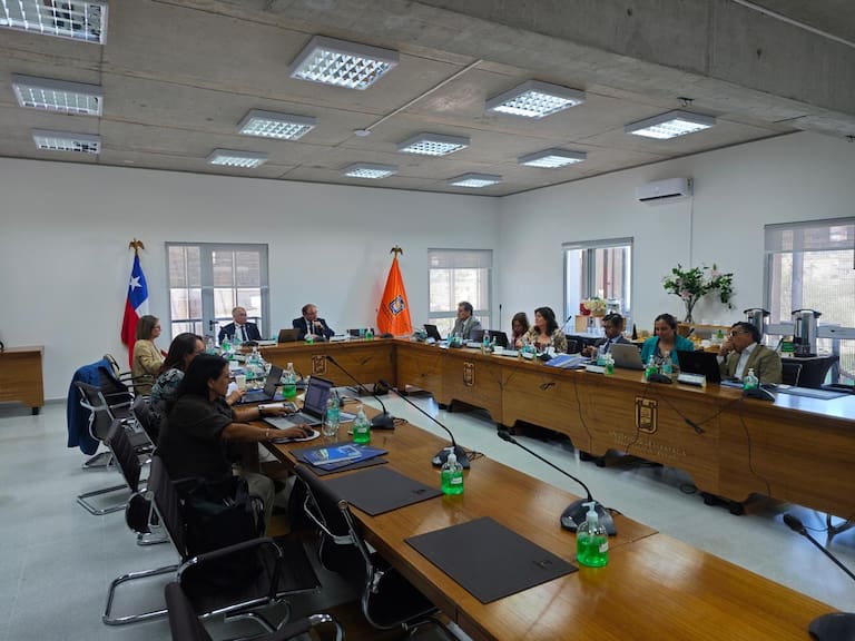 Minería sustentable, neurourbanismo y más: los campos de innovación donde se abren mayores oportunidades en Chile, según rectores