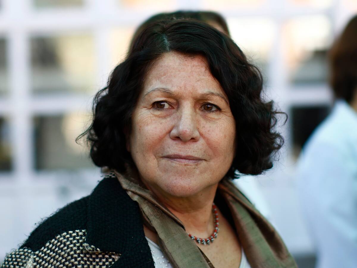 Estela Ortiz, viuda de José Manuel Parada, presentó recurso de protección en contra de Carabineros por nombramiento de academia en honor a Rodolfo Stange