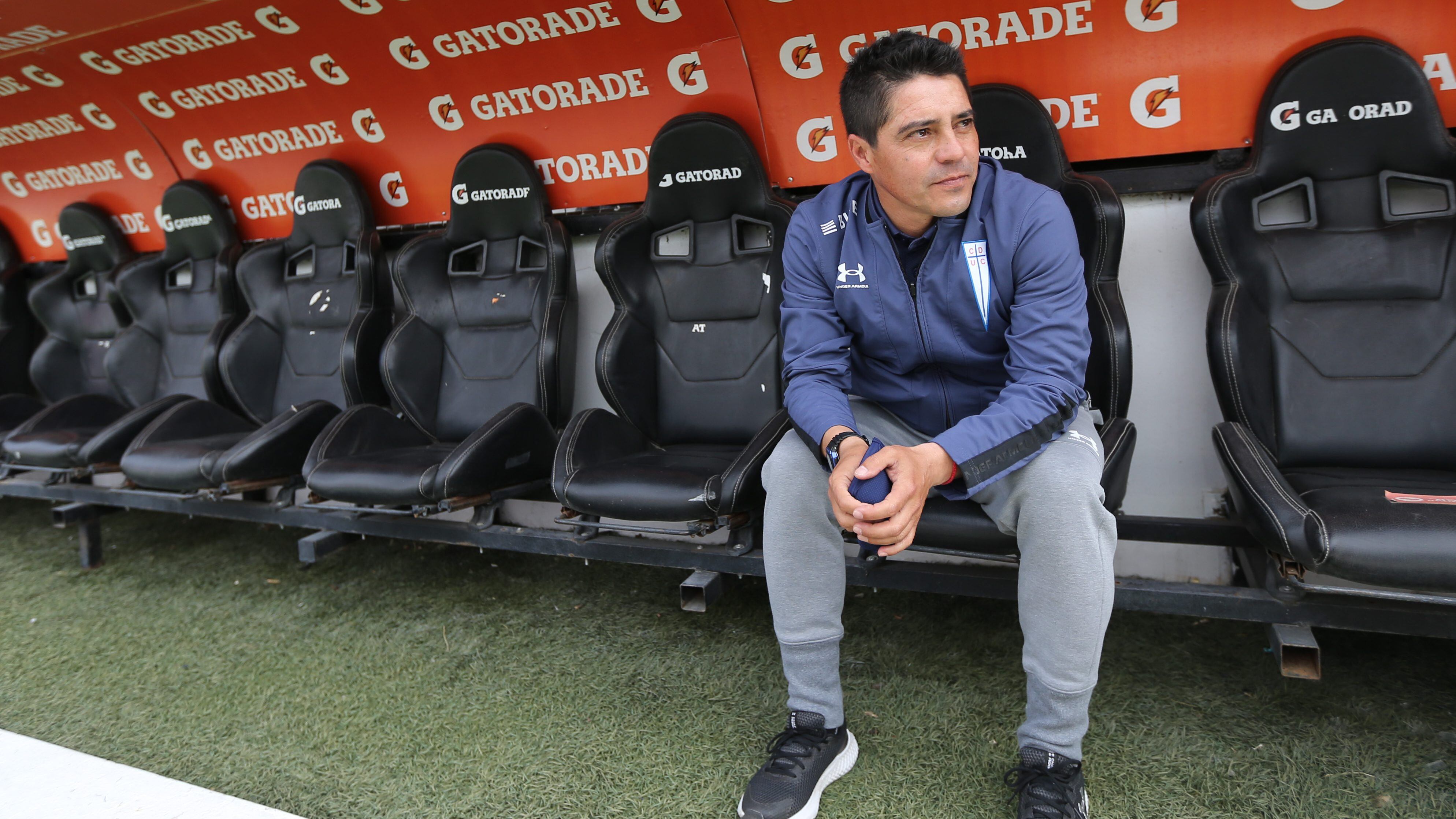 Universidad Católica confirma a Rodrigo Valenzuela por dos partidos más