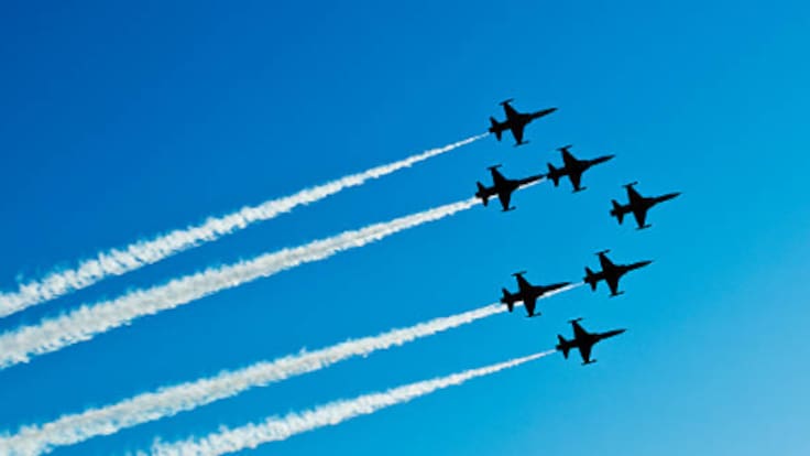 Pilotos de la Fuerza Aérea finlandesa son sancionados por dibujar genitales en el cielo