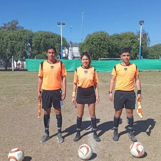 Daiana Quintana, árbitra de la Liga Amateur Platense de Argentina