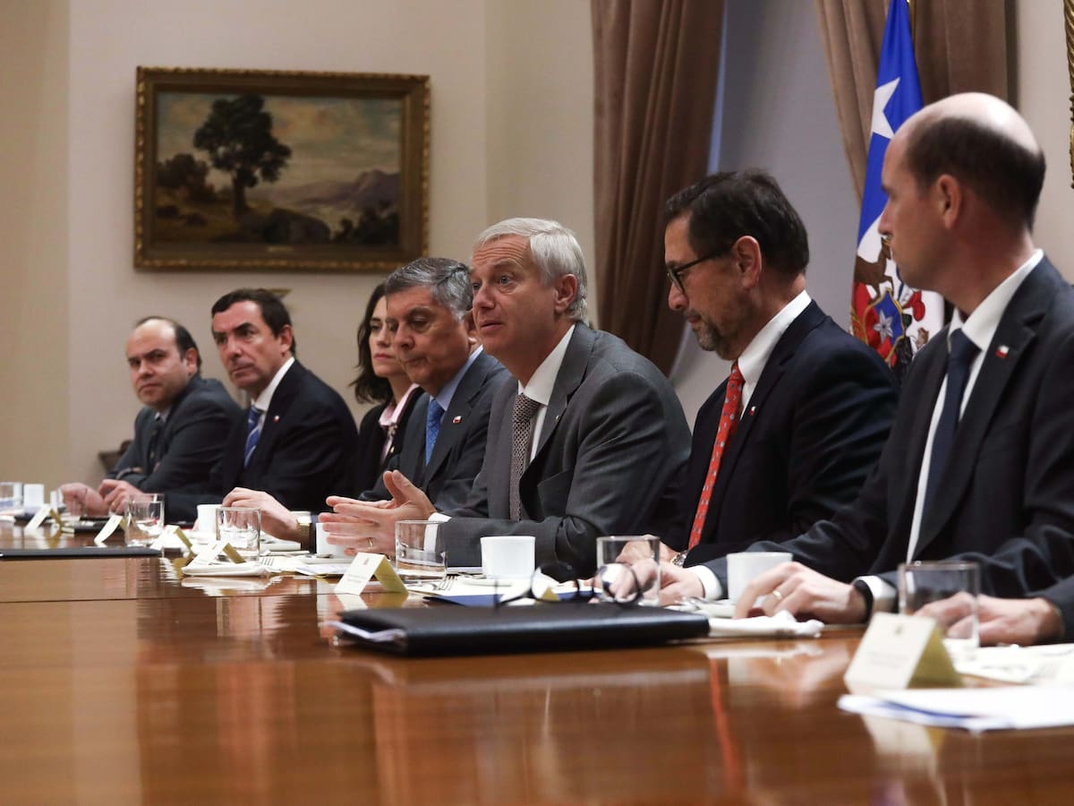 Caso niños haitianos escala a La Moneda: Presidente Kast lidera reunión con los tres poderes del Estado