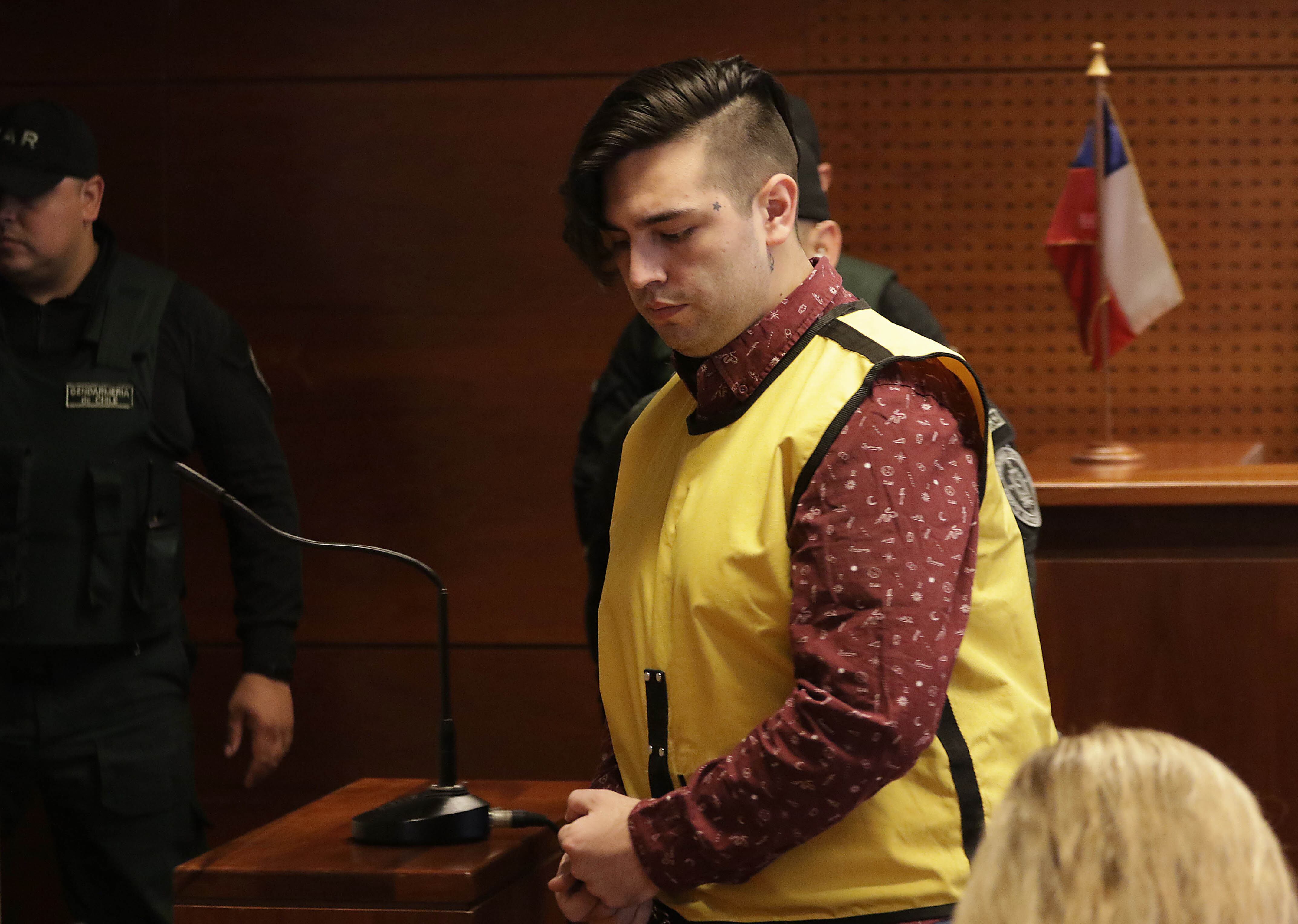 23 de Enero de 2020/SANTIAGOEl imputado Felipe Rojas entra a la sala, durante la revisión de medidas cautelares en el Centro de Justicia, en contra del presunto responsable de la muerte de Fernanda Maciel y la bebé que tenía en su vientre
FOTO: FRANCISCO CASTILLO/AGENCIAUNO
