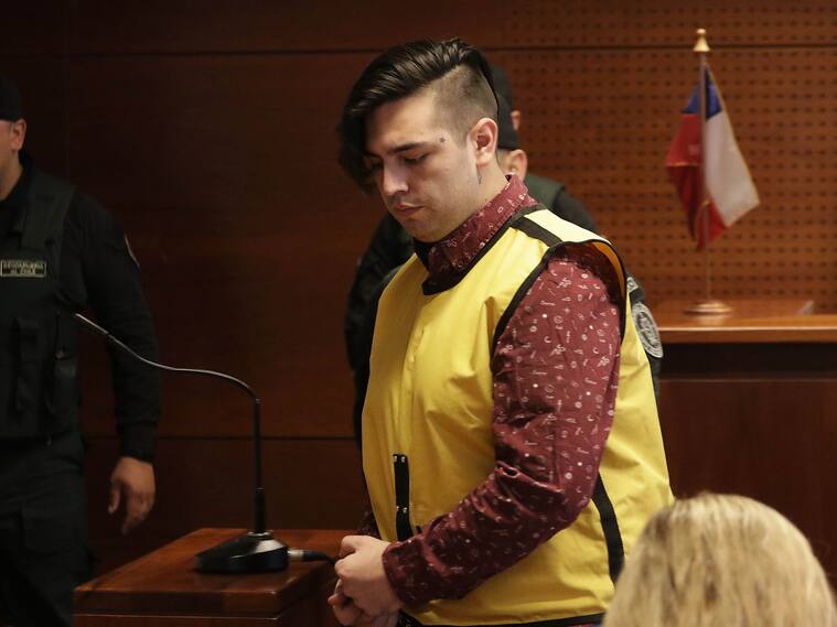 23 de Enero de 2020/SANTIAGOEl imputado Felipe Rojas entra a la sala, durante la revisión de medidas cautelares en el Centro de Justicia, en contra del presunto responsable de la muerte de Fernanda Maciel y la bebé que tenía en su vientre
FOTO: FRANCISCO CASTILLO/AGENCIAUNO