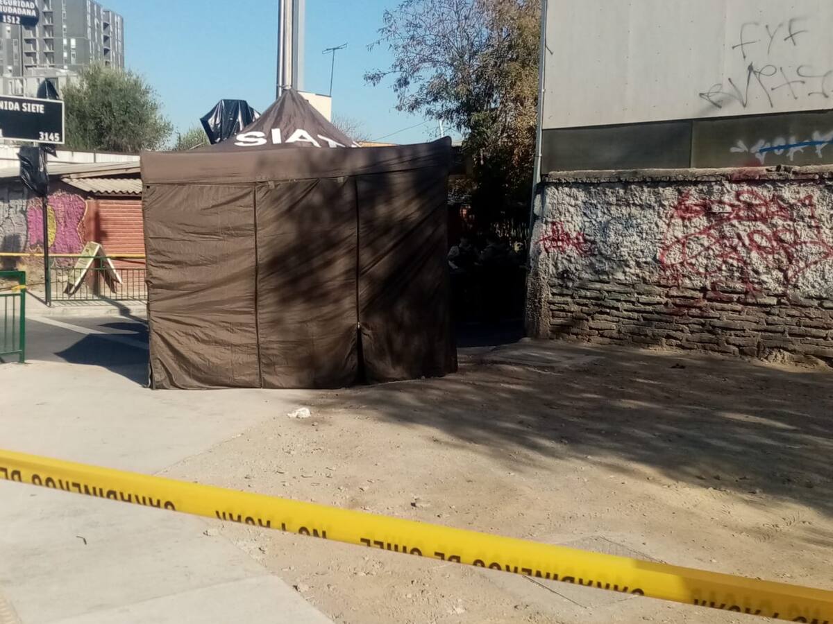 Hombre que asaltó a pasajeros a bordo de un bus en Cerrillos murió tras ser atropellado por la misma máquina