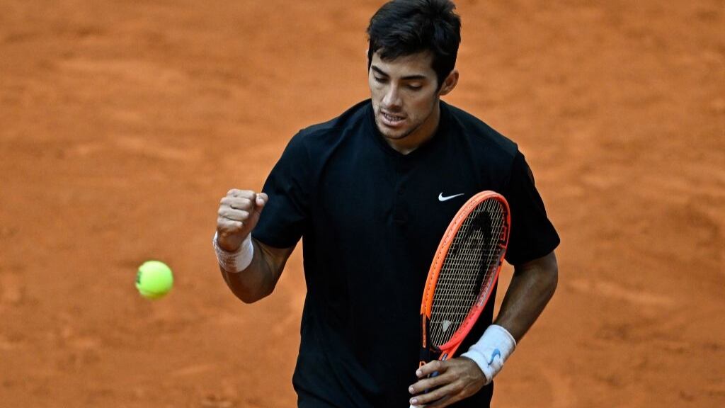 Cristian Garin se impone a un complicado Pedro Cachín para superar el debut en Roma