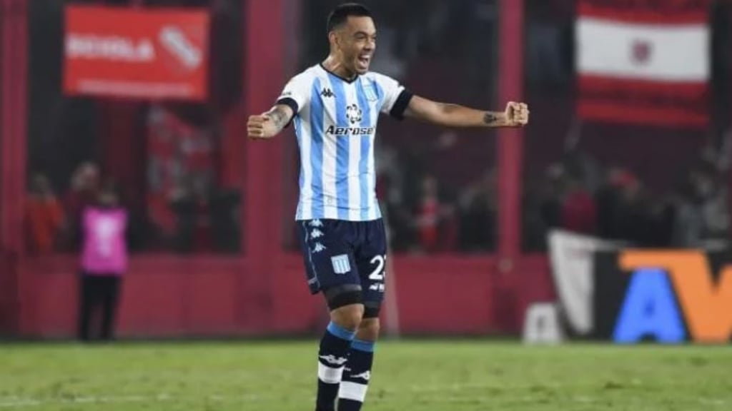 En la U sólo esperan por la firma de Nery Domínguez: "Es un gran jugador, tiene una experiencia importante en Argentina"