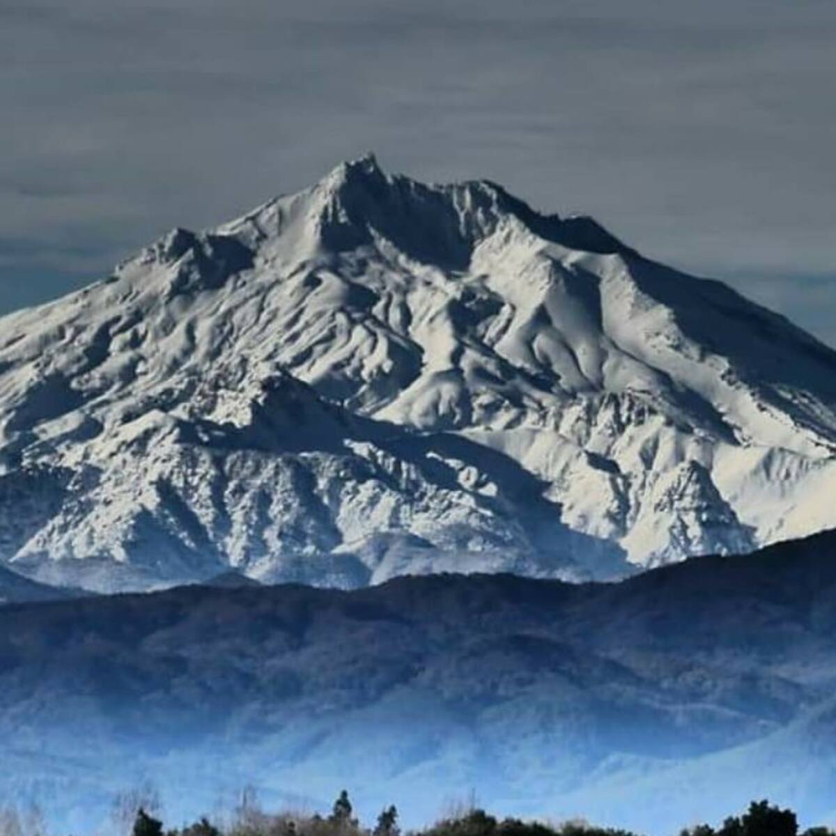 Registran más de 400 sismos en el Maule: Sernageomin eleva alerta del Volcán Nevado de Longaví