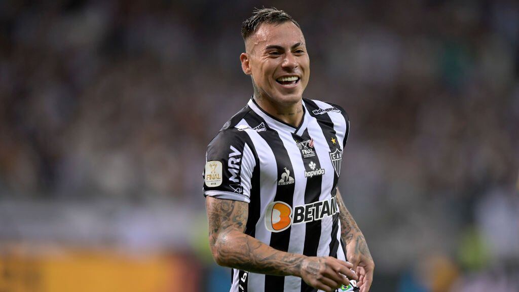 BELO HORIZONTE, BRAZIL - DECEMBER 12: Vargas of Atletico Mineiro celebrates after scoring the third goal of his team during the first leg match between Athletico Paranaense and Atletico Mineiro as part of Copa Do Brasil 2021 Finals at Mineirao Stadium on December 12, 2021 in Belo Horizonte, Brazil. (Photo by Pedro Vilela/Getty Images)