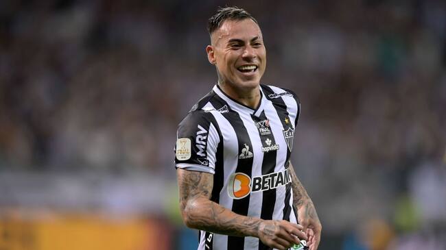 BELO HORIZONTE, BRAZIL - DECEMBER 12: Vargas of Atletico Mineiro celebrates after scoring the third goal of his team during the first leg match between Athletico Paranaense and Atletico Mineiro as part of Copa Do Brasil 2021 Finals at Mineirao Stadium on December 12, 2021 in Belo Horizonte, Brazil. (Photo by Pedro Vilela/Getty Images)