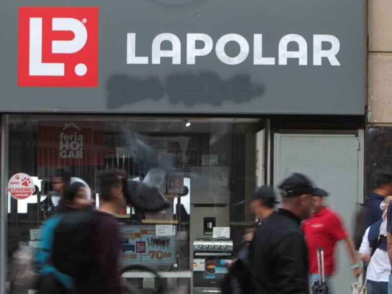 Comisión investigadora La Polar concluye que existe un modus operandi en falsificación de ropa