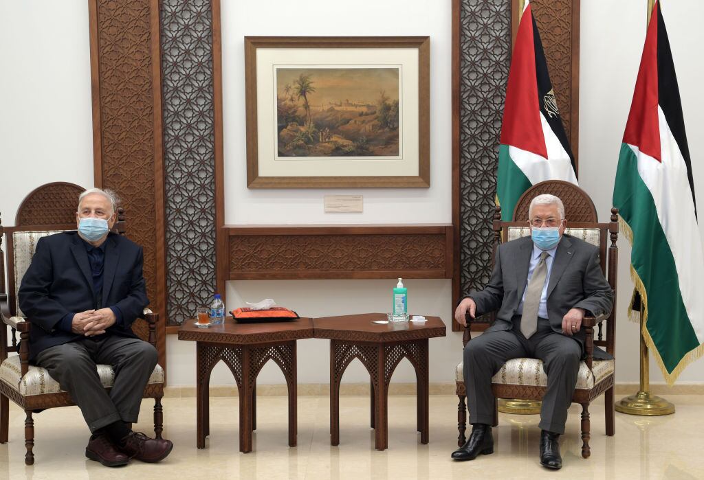 Mahmoud Abbas y Hanna Nasser