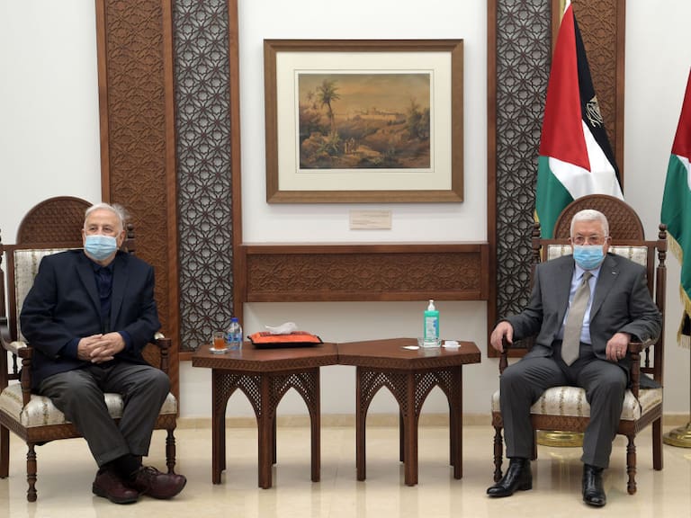 Mahmoud Abbas y Hanna Nasser
