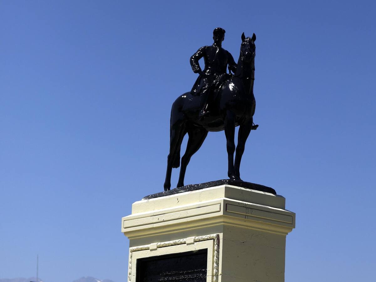 Carabineros se refirió a la detención de abuelo que iba a acompañado de sus nietos en Plaza Baquedano