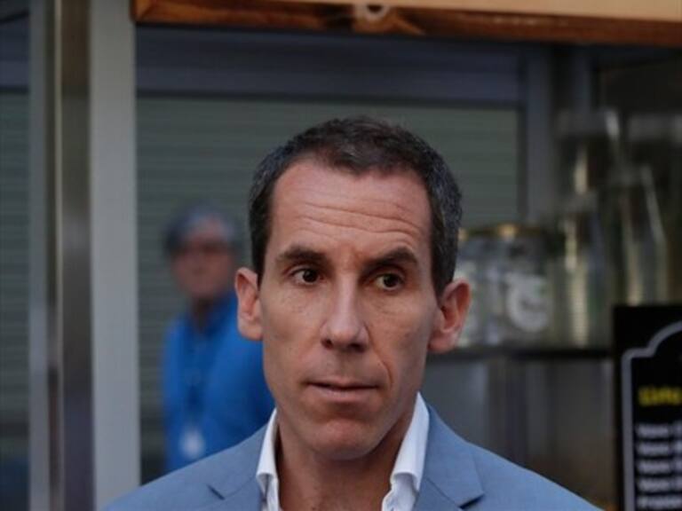 Alessandri aseguró que desde el viernes pedirán el carnet para ingresar al Instituto Nacional