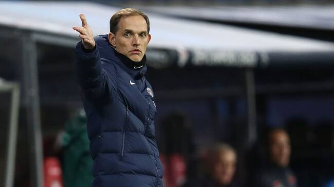 LEIPZIG, GERMANY - NOVEMBER 04: Thomas Tuchel, Head Coach of Paris Saint-Germain gestures during the UEFA Champions League Group H stage match between RB Leipzig and Paris Saint-Germain at Red Bull Arena on November 04, 2020 in Leipzig, Germany. (Photo by Maja Hitij/Getty Images)