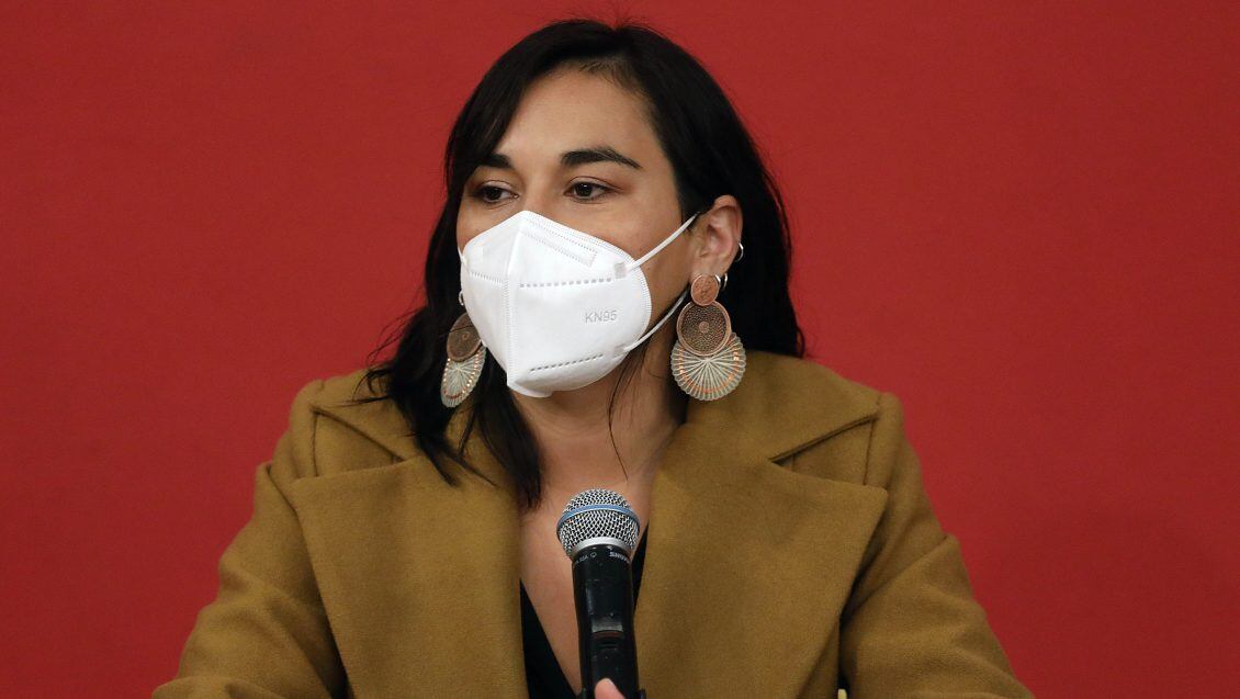 27 de mayo de 2022/SANTIAGOLa ministra del Interior y Seguridad Pblica, Izkia Siches, encabeza el Gabinete Interministerial del mes de mayo, en el que participaron la totalidad de ministras y ministros del Gobierno de Chile. En cual se abord el seguimiento de los acuerdos adoptados durante la primera reunin de Gabinete Interministerial que se efectu el mes pasado.
FOTO: CRISTOBAL ESCOBAR/AGENCIAUNO