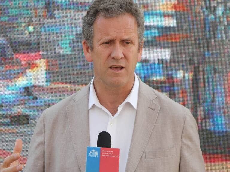 Ministro Muñoz adelanta que alza en tarifas del transporte público «va a ser gradual» y que se anunciará pronto